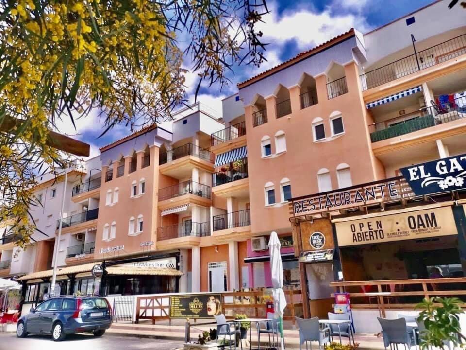 Lovely Apartment In Playa Flamenca Orihuela Exterior photo